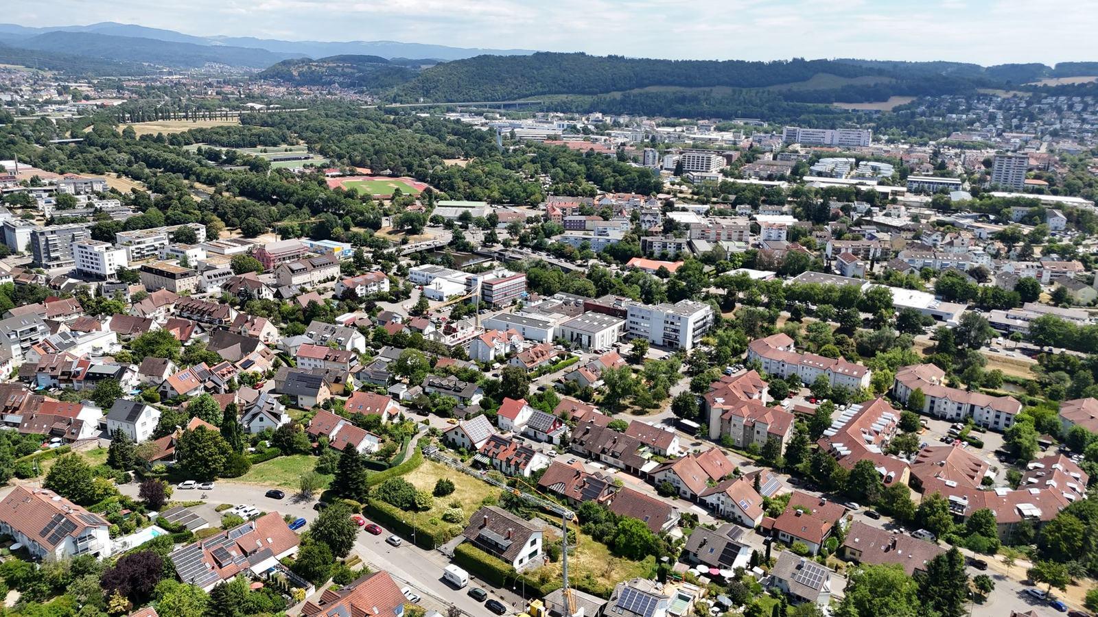 Blick vom Grundstück über Lörrach in Richtung Schweiz